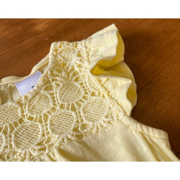 Target Yellow T-shirt top. Size 2 - Picture 4 of 9